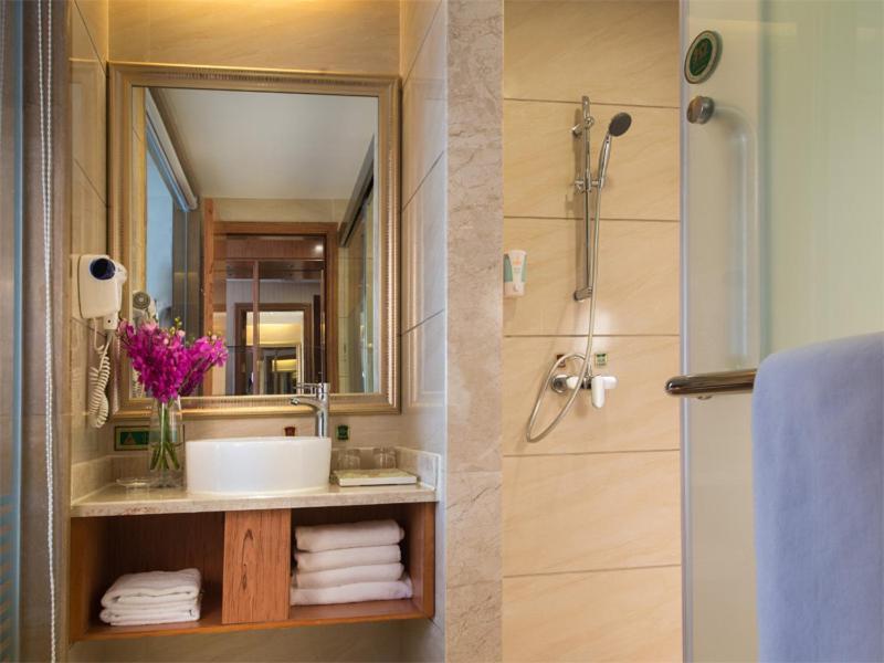 Vienna International Hotel Shenzhen Longgang Lilang Extérieur photo